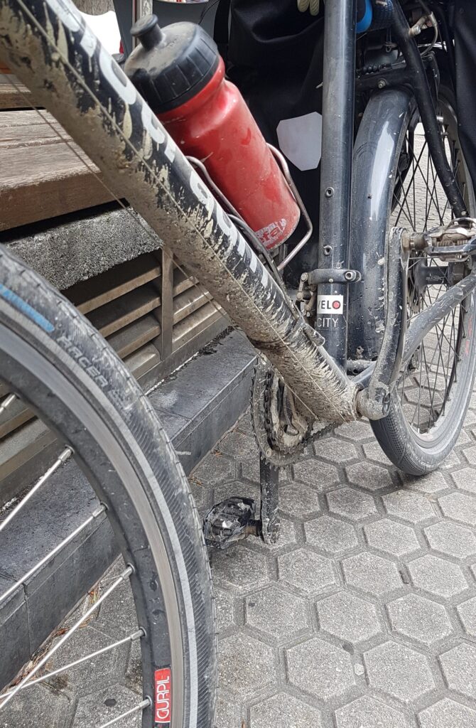 Velotraum, con pegatina de Velocity